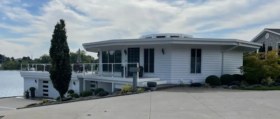 Exterior painting project at 131 Park Island Drive, Orion Township — Super White - Benjamin Moore