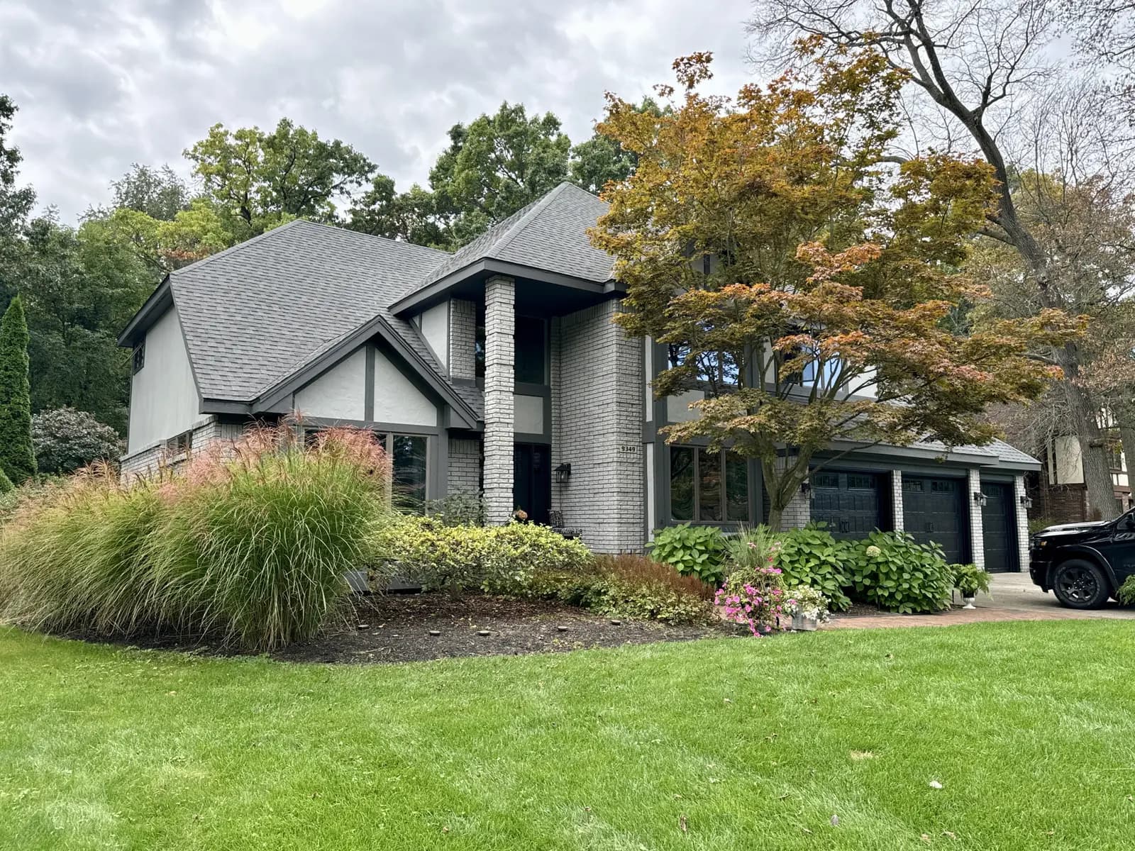 Exterior painting project at 9349 Park Lane, Commerce Township — Cape May Cobblestone - Benjamin Moore