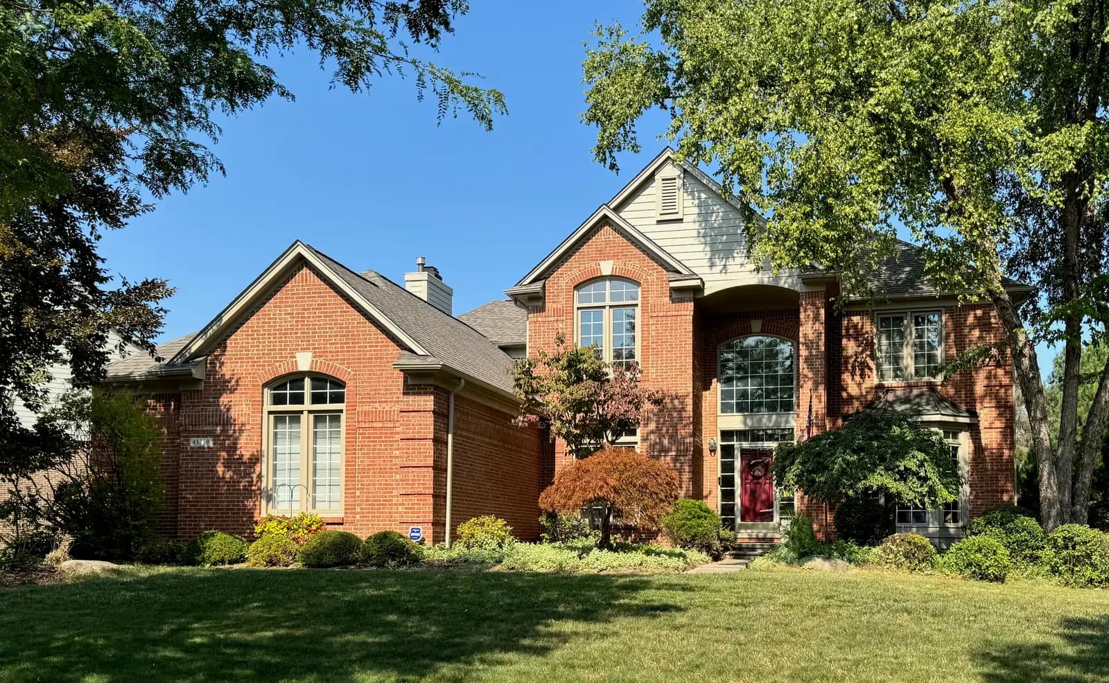 Exterior painting project at 45750 Willingham Drive, Novi — Indian River - Benjamin Moore