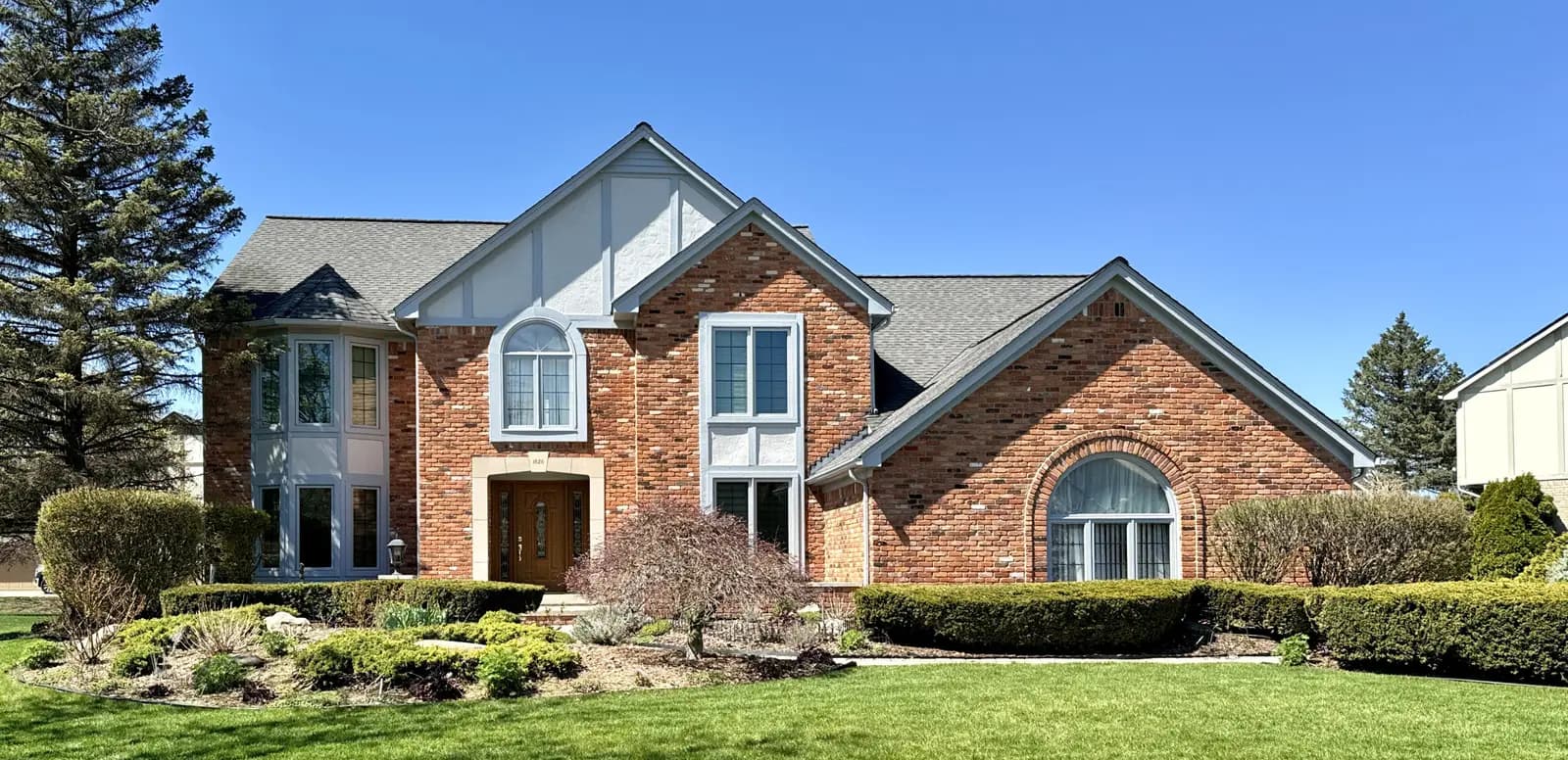 Exterior painting project at 1626 Shaker Heights, Bloomfield Hills — Cumulus Cloud - Benjamin Moore