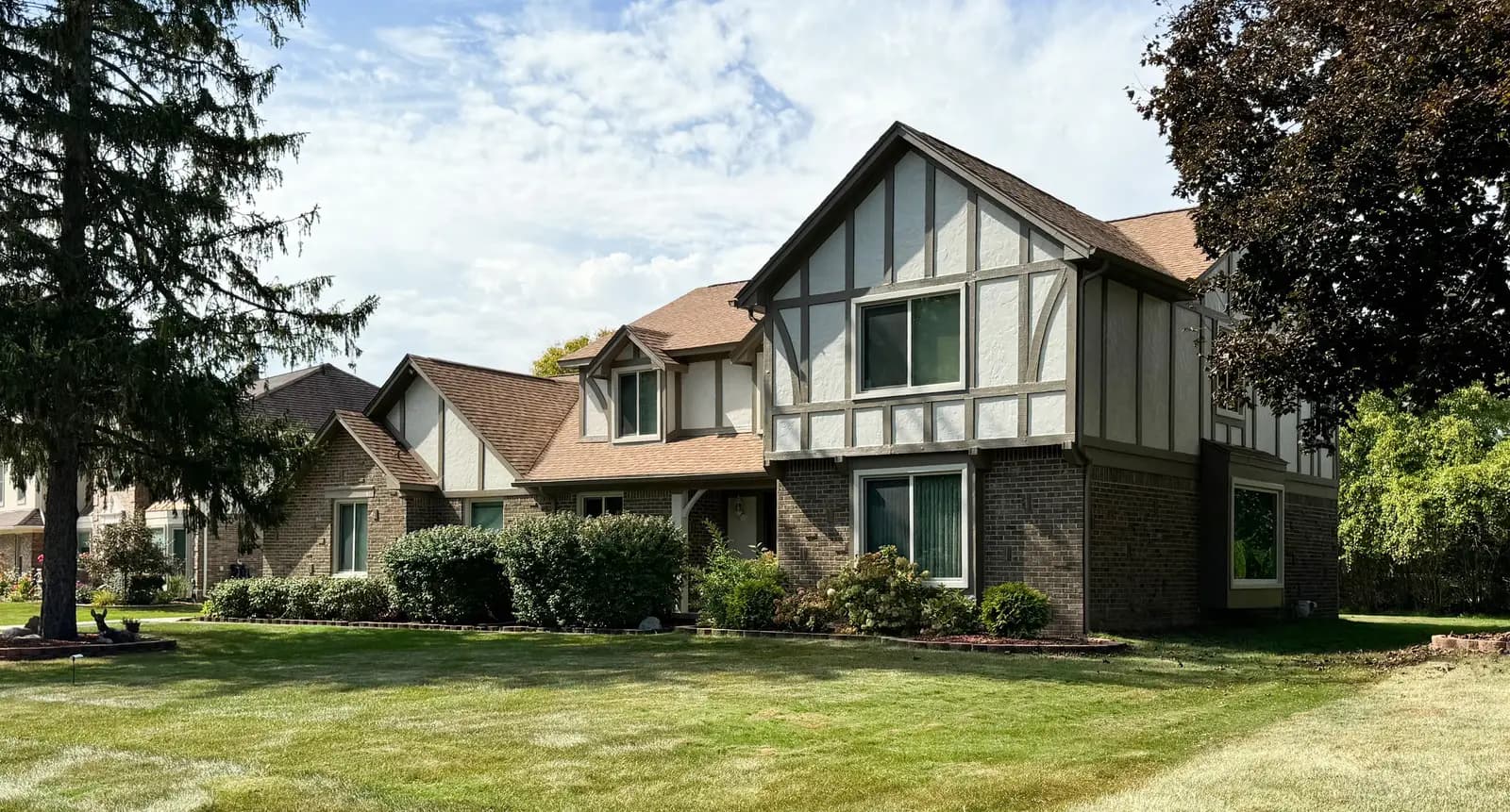 Exterior painting project at 3924 Winterset Lane, West Bloomfield — Revere Pewter - Benjamin Moore