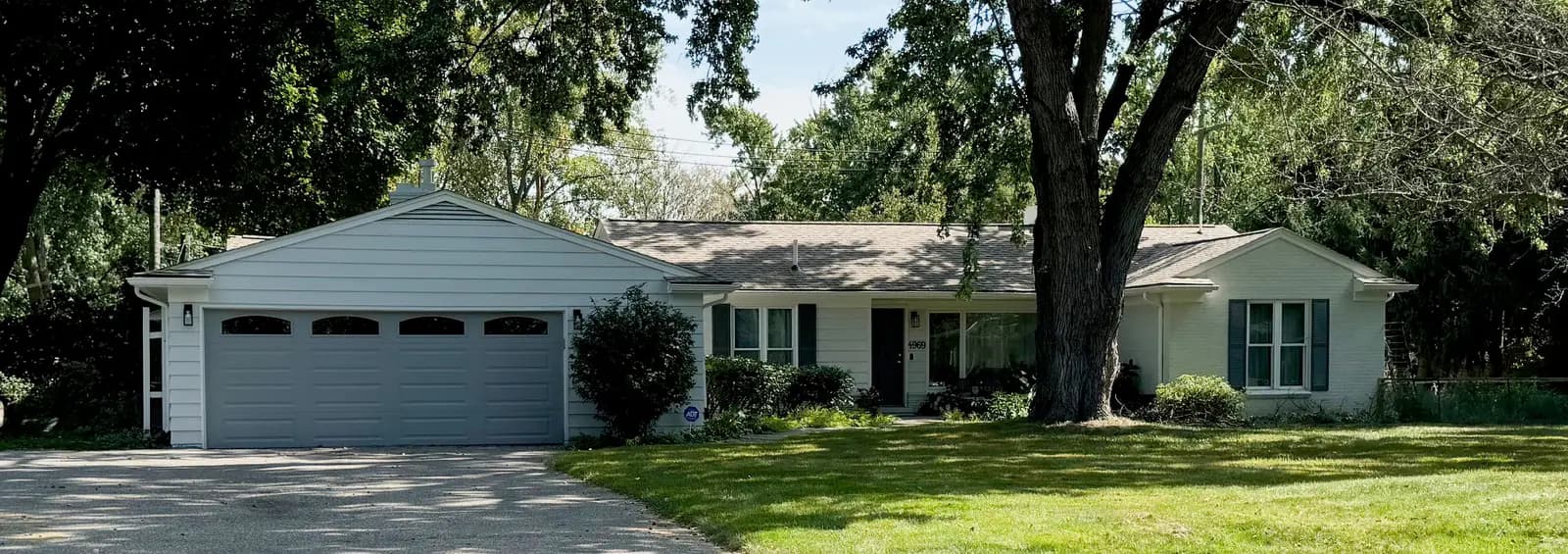 Exterior painting project at 4969 Ranch Lane, Bloomfield Hills — Titanium - Benjamin Moore