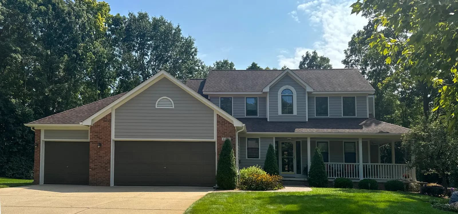 Exterior painting project at 6200 Rosewood Parkway, White Lake — Waynesboro Tauper - Benjamin Moore