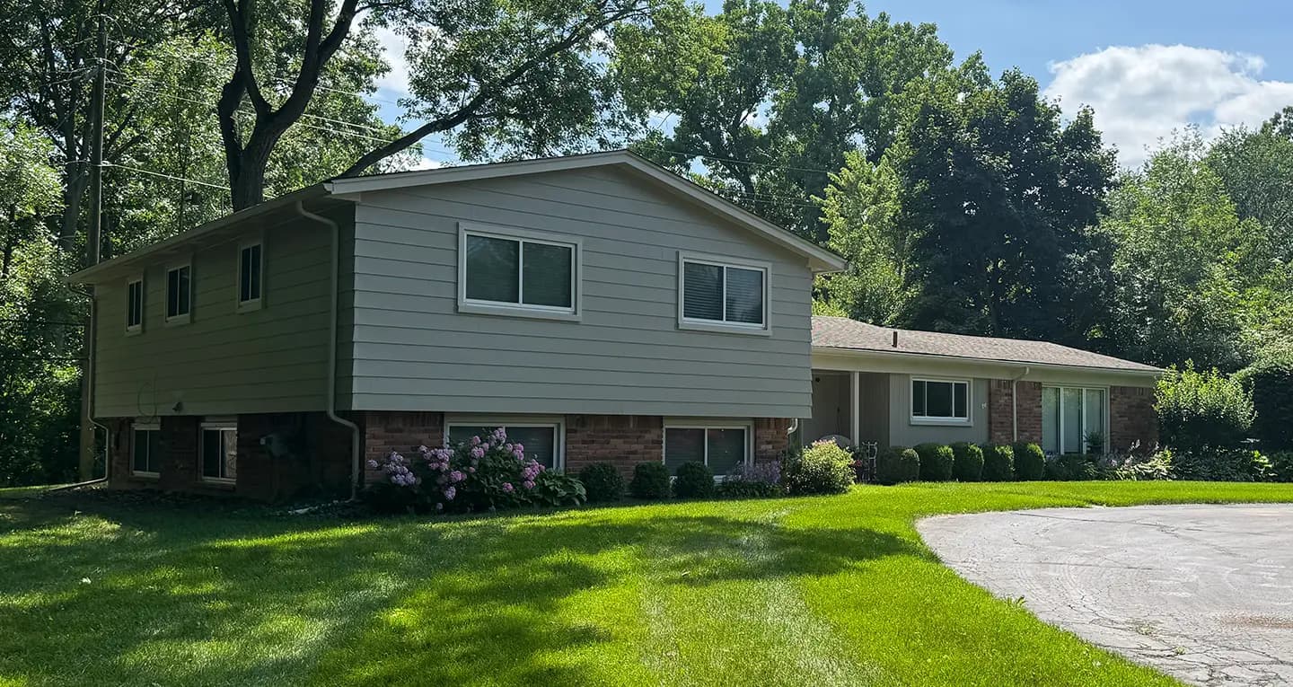 Exterior painting project at 2331 Cheswick Dr, Troy — Indian River - Benjamin Moore