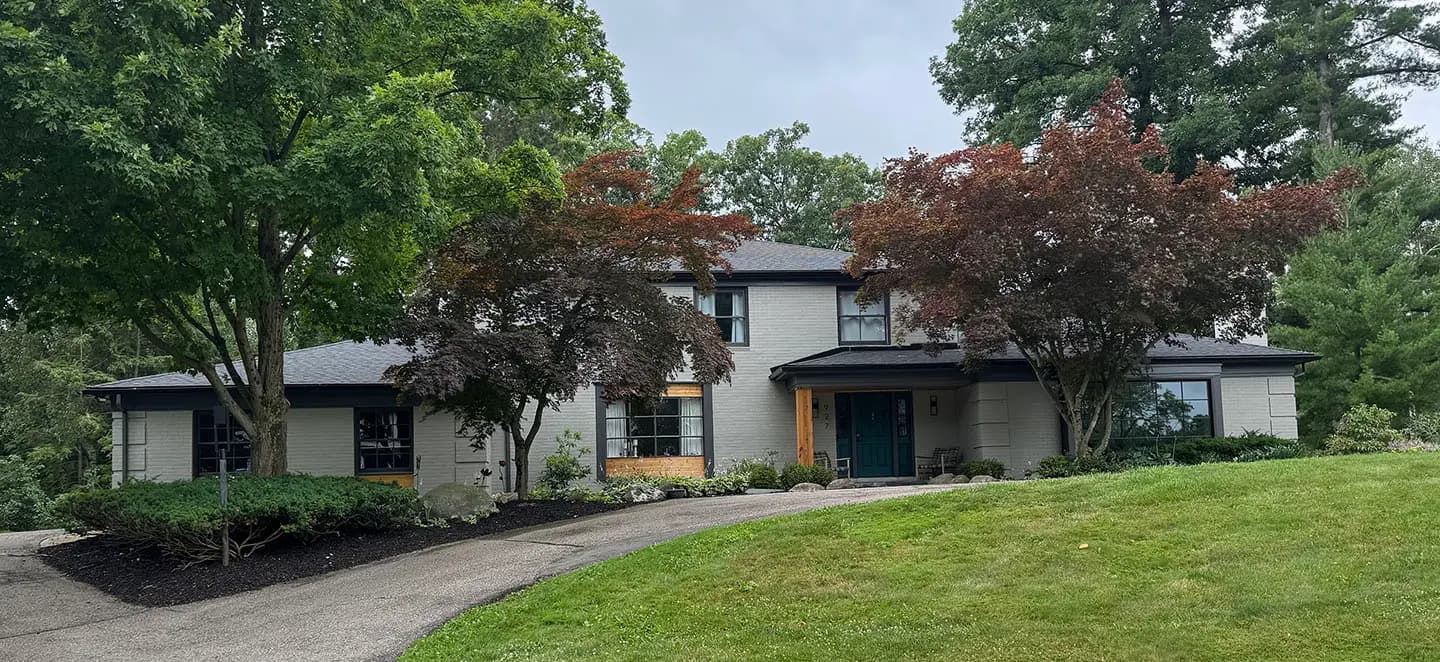 Exterior painting project at 927 Sandhurst, Bloomfield Hills — Pavestone - Sherwin Williams