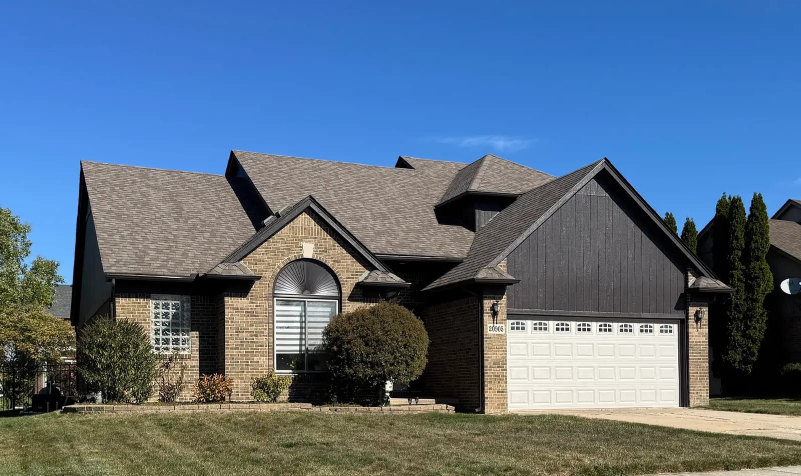 Exterior painting project at 20905 Summerfield Dr, Macomb — Black Bean Soup - Benjamin Moore