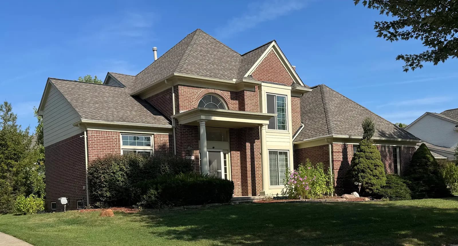 Exterior painting project at 23965 Devonshire Dr, Novi — Delaware Putty - Benjamin Moore