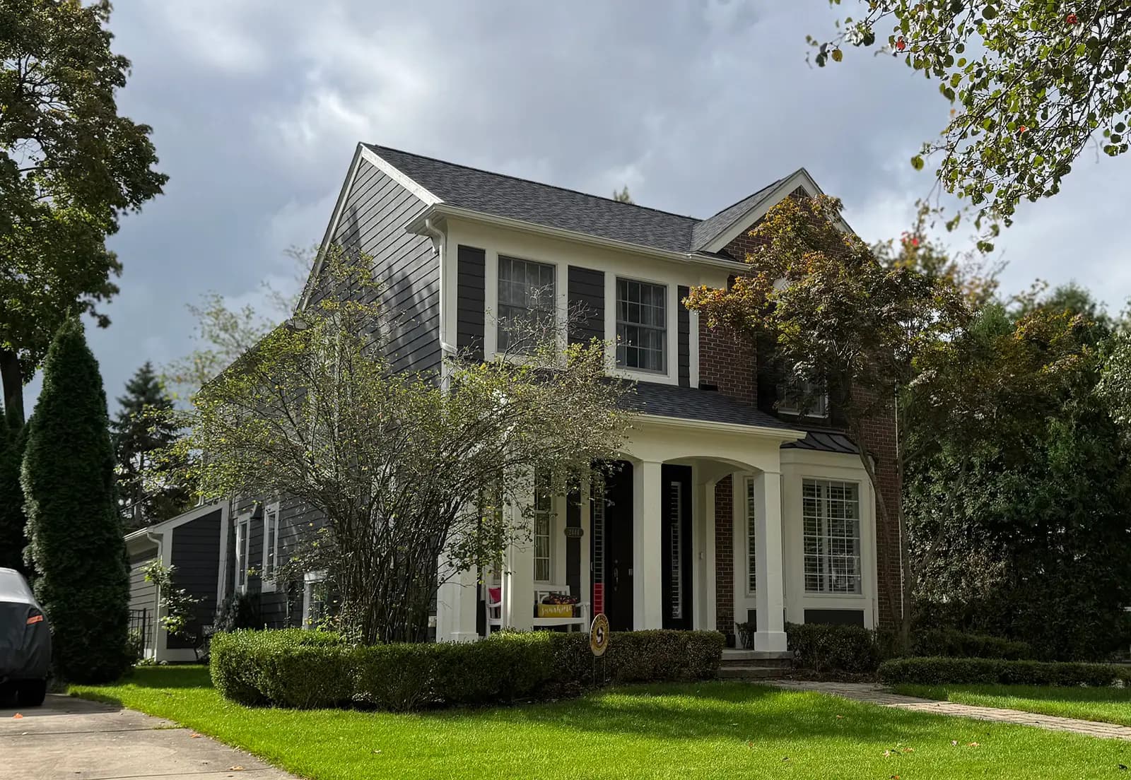 Exterior painting project at 2444 Buckingham Ave, Birmingham — Iron Mountain - Benjamin Moore
