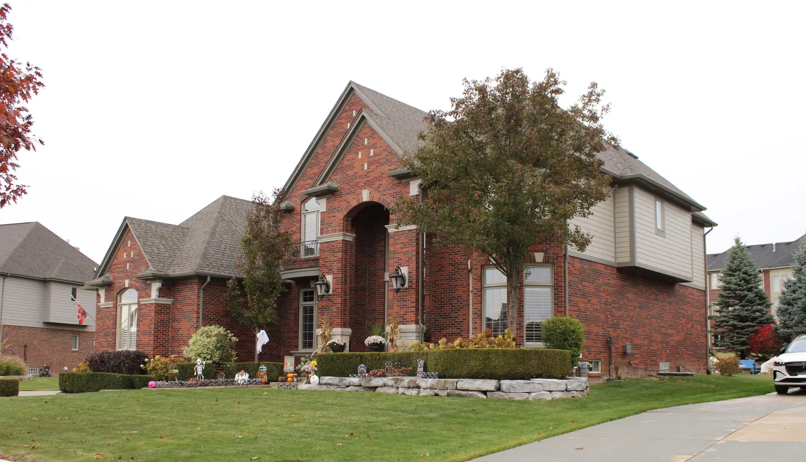 Exterior painting project at 1379 Galena, Rochester Hills — Rocky Beach - Benjamin Moore
