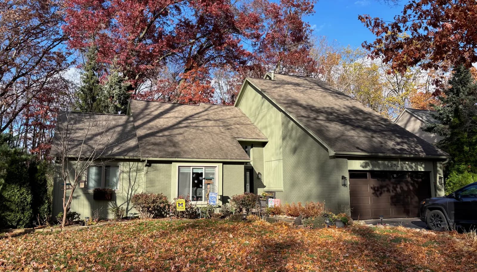 Exterior painting project at 1574 Commerce Shores Drive, Commerce Township — Orchard - Sherwin Williams