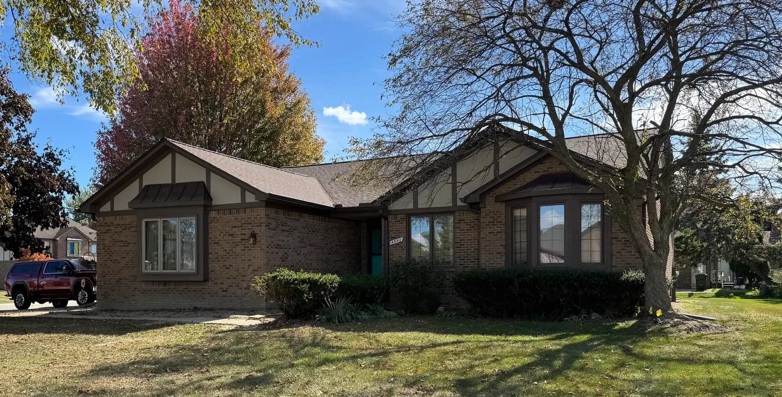 Exterior painting project at 4592 Singh Drive, Sterling Heights — Indian River - Benjamin Moore